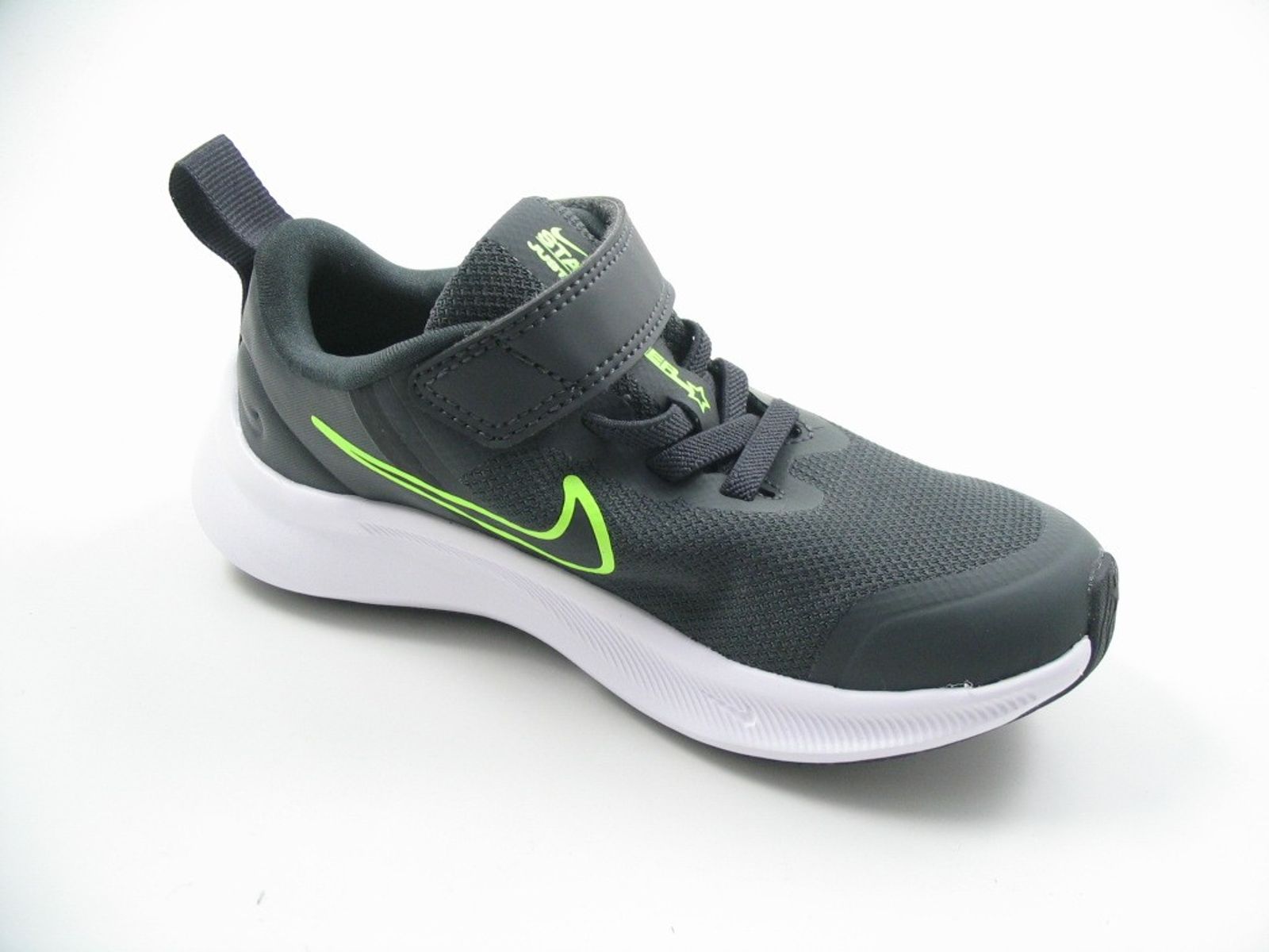 Schuh von Nike, 28