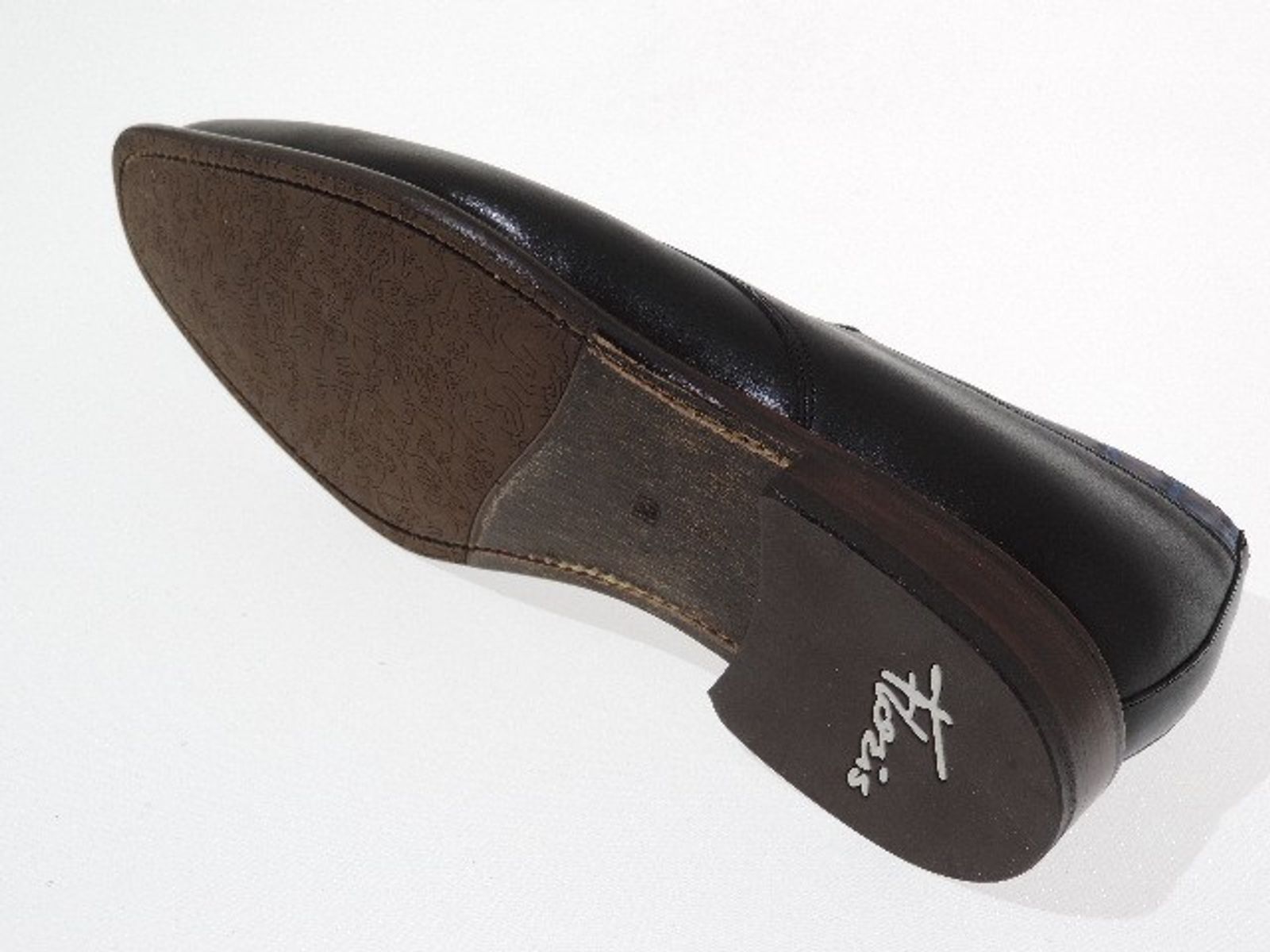 Schuh von Van Bommel, 8