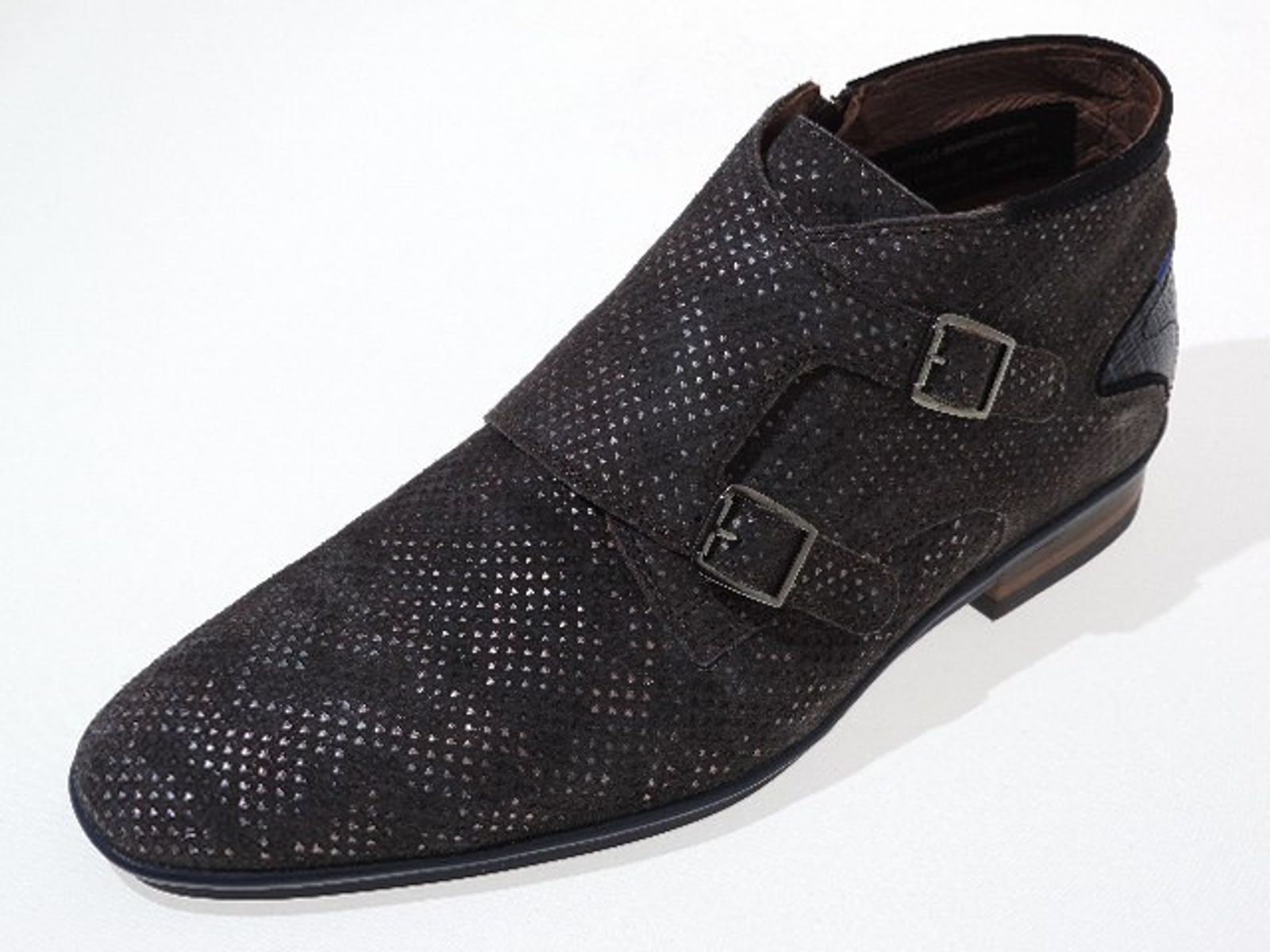 Schuh von Van Bommel, 9