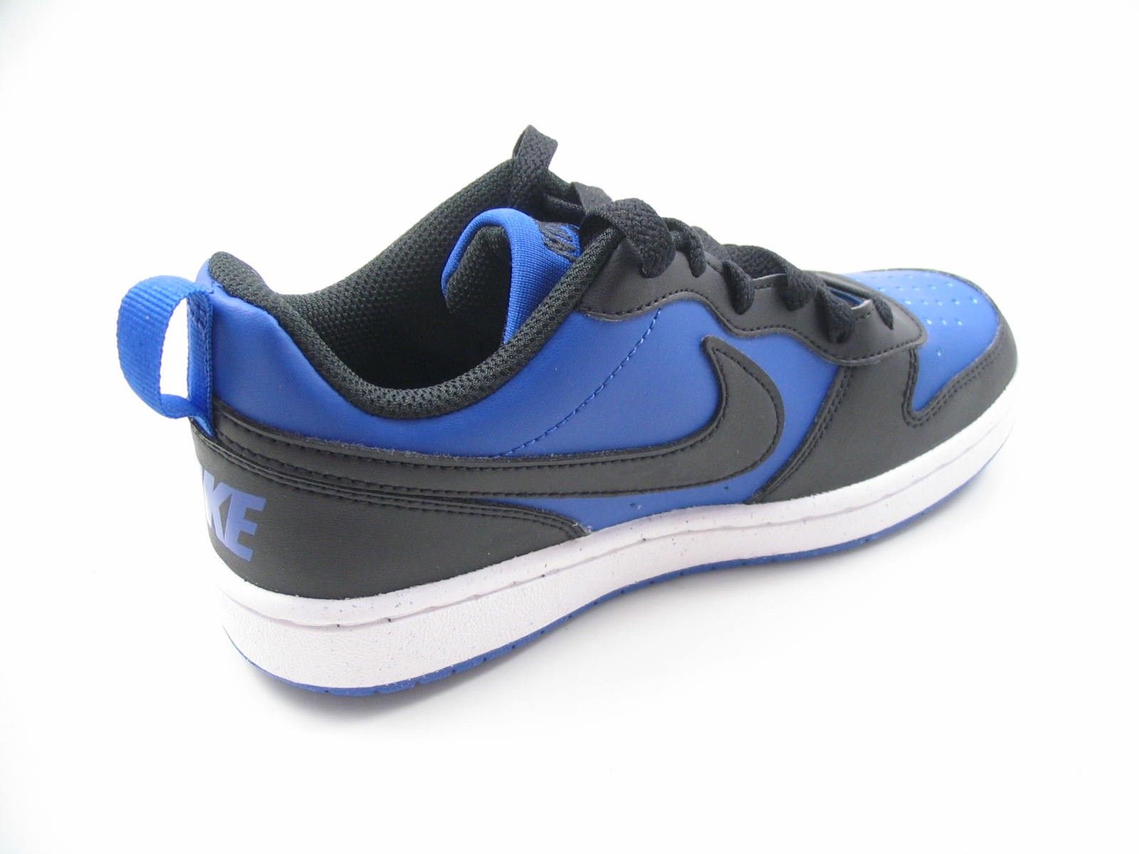 Schuh von Nike, 3½