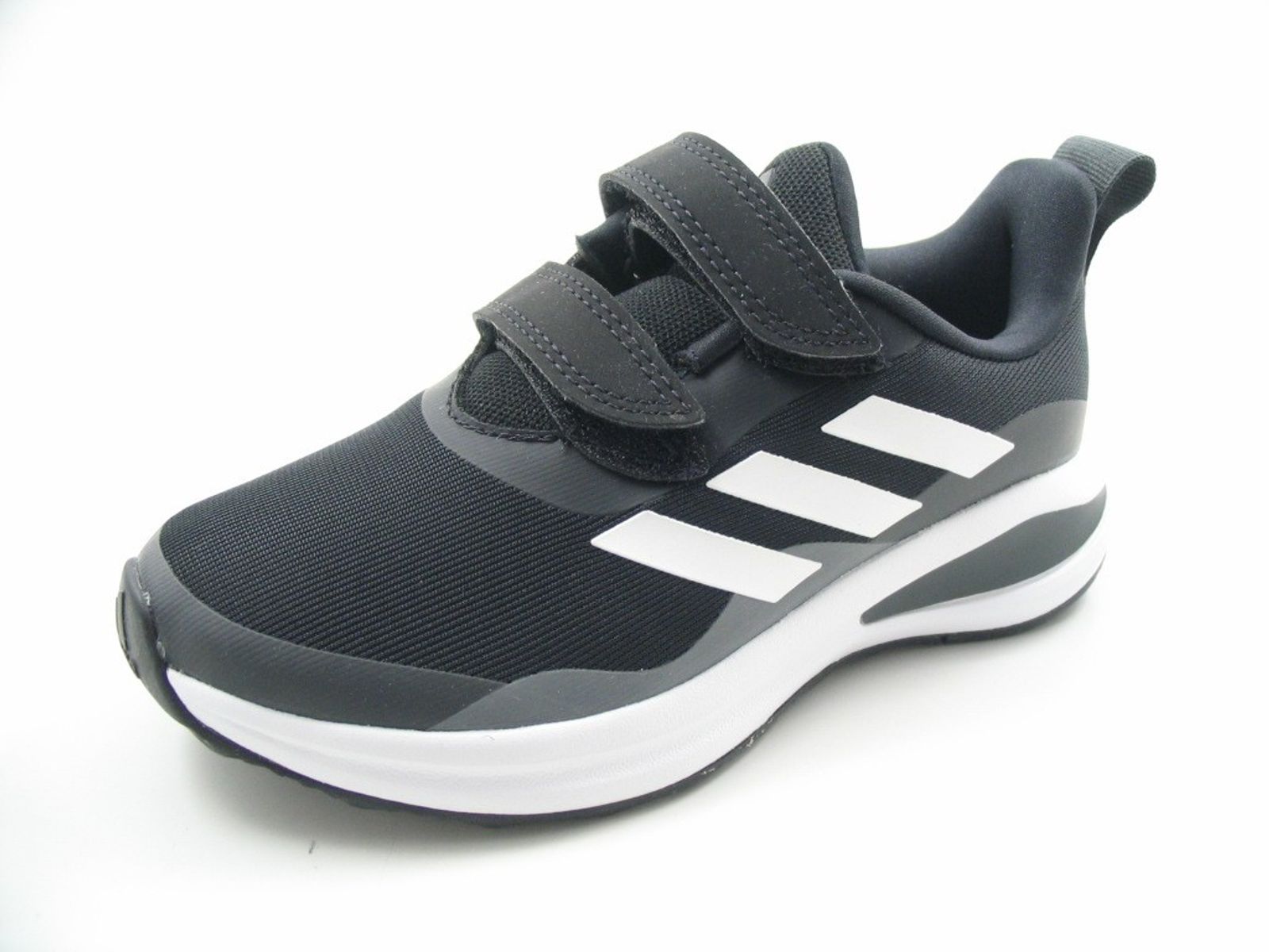 Schuh von Adidas, 27