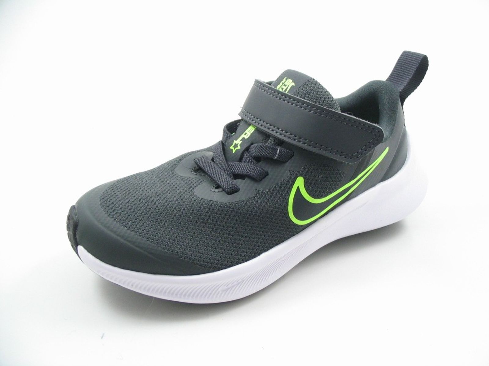 Schuh von Nike, 28